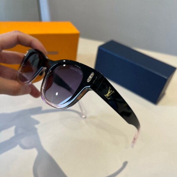 Louis Vuitton Women\'s Black Sunglasses main image 6
